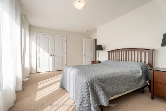 Additional property image - 412 KLEIN Circ