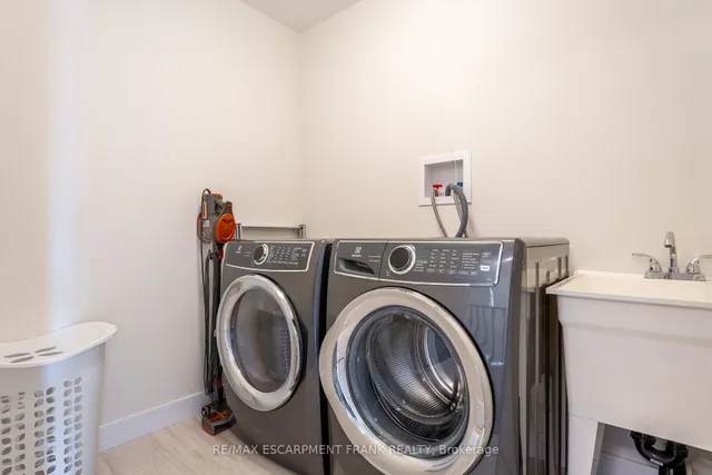 Additional property image - 412 KLEIN Circ
