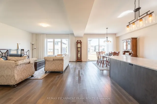 Additional property image - 412 KLEIN Circ