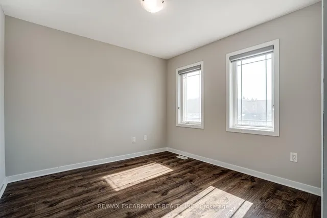 Additional property image - 88 Scarletwood St