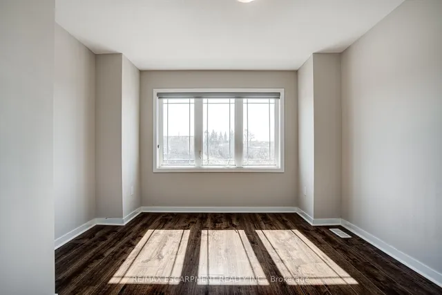 Additional property image - 88 Scarletwood St