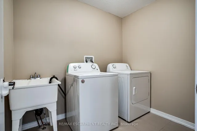 Additional property image - 88 Scarletwood St