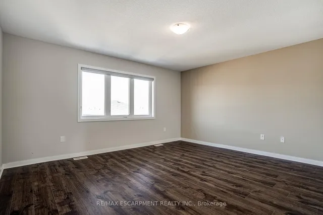 Additional property image - 88 Scarletwood St