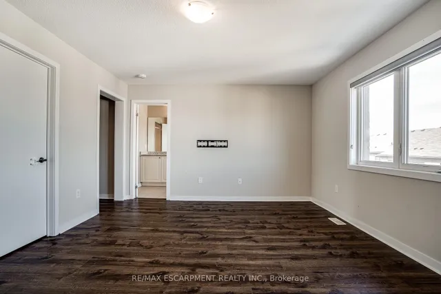Additional property image - 88 Scarletwood St