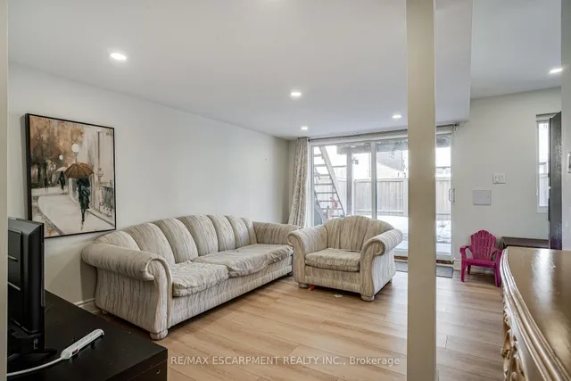 Additional property image - 88 Scarletwood St