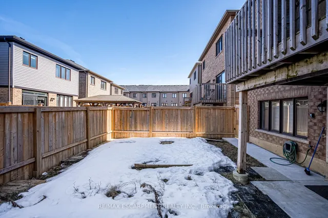Additional property image - 88 Scarletwood St