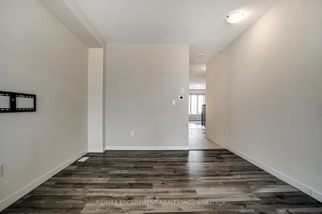 Additional property image - 88 Scarletwood St