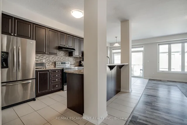 Additional property image - 88 Scarletwood St