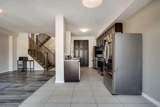 Additional property image - 88 Scarletwood St