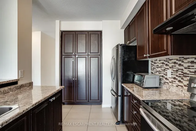 Additional property image - 88 Scarletwood St