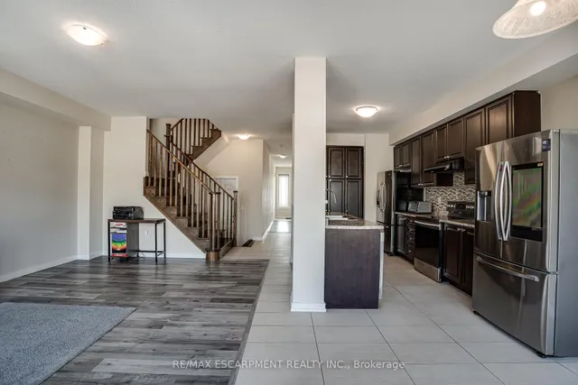 Additional property image - 88 Scarletwood St