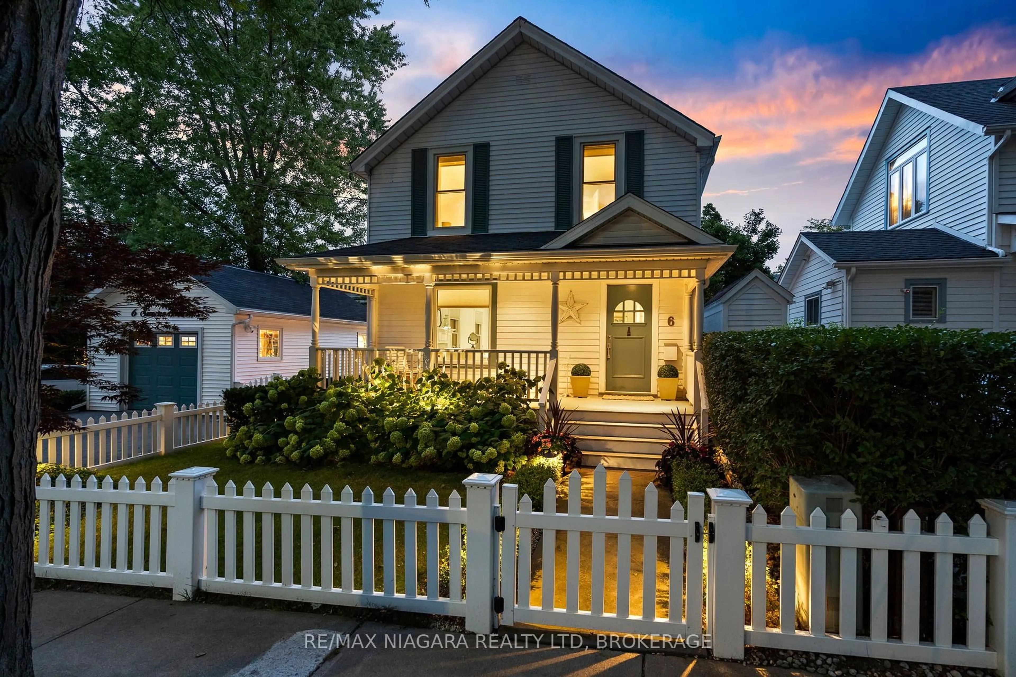 Home with vinyl exterior material, street for 6 Simcoe St, St. Catharines Ontario L2N 5C5