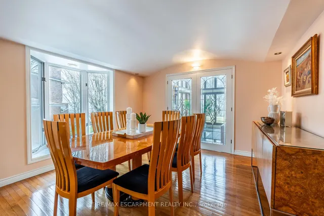 Additional property image - 887 MONTGOMERY Dr