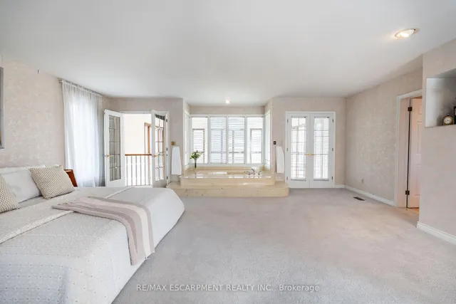 Additional property image - 887 MONTGOMERY Dr