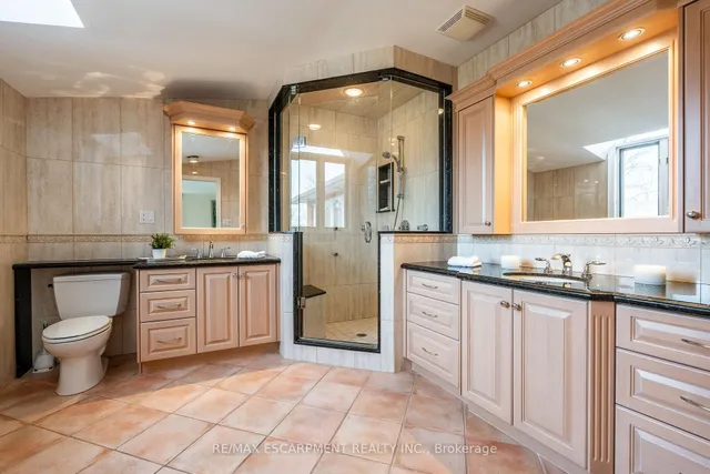 Additional property image - 887 MONTGOMERY Dr