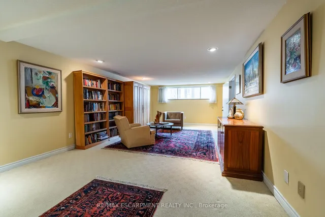 Additional property image - 887 MONTGOMERY Dr