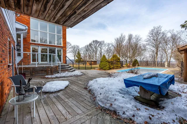 Additional property image - 887 MONTGOMERY Dr