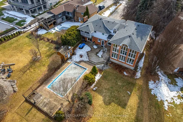 Additional property image - 887 MONTGOMERY Dr