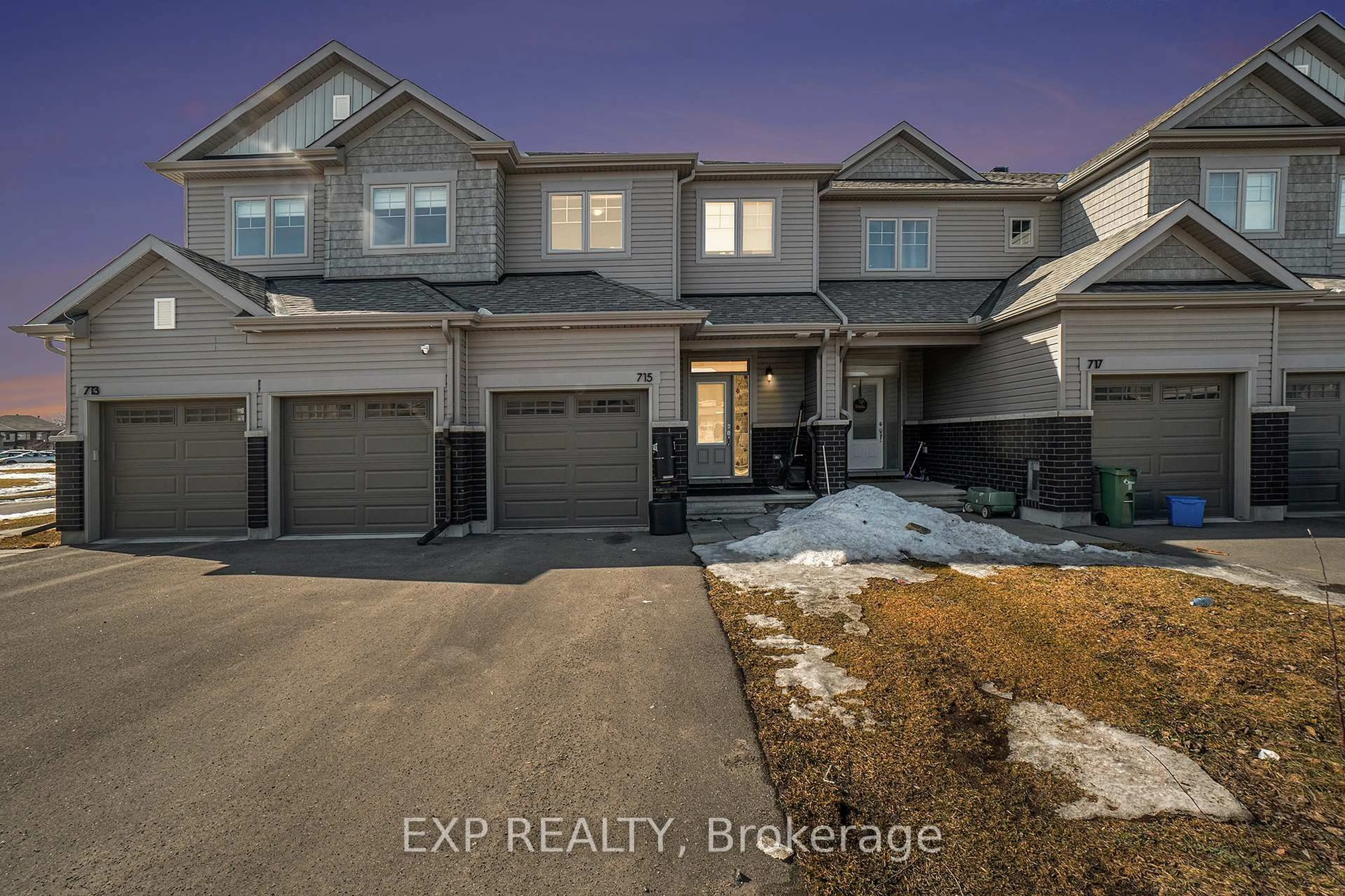 A pic from outside/outdoor area/front of a property/back of a property/a pic from drone, street for 715 Miikana Rd, Ottawa Ontario K1X 0E5