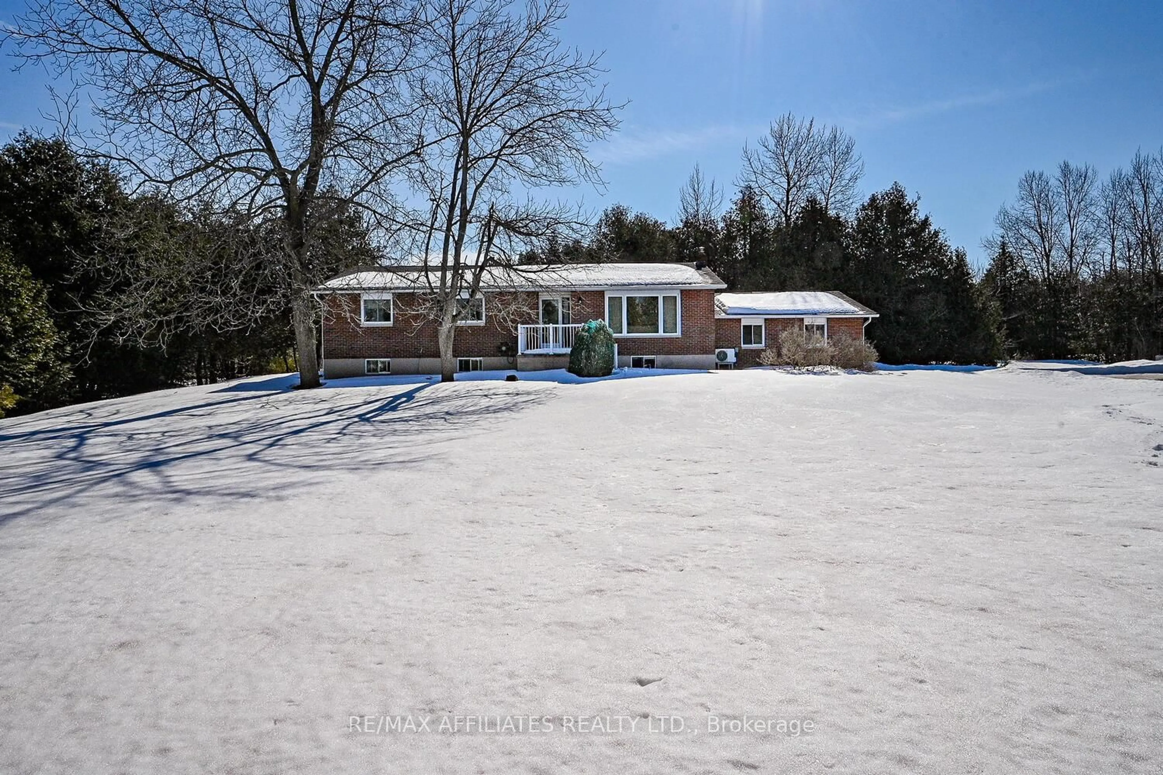 A pic from outside/outdoor area/front of a property/back of a property/a pic from drone, unknown for 55 Bacchus Island Rd, Rideau Lakes Ontario K7A 0E3