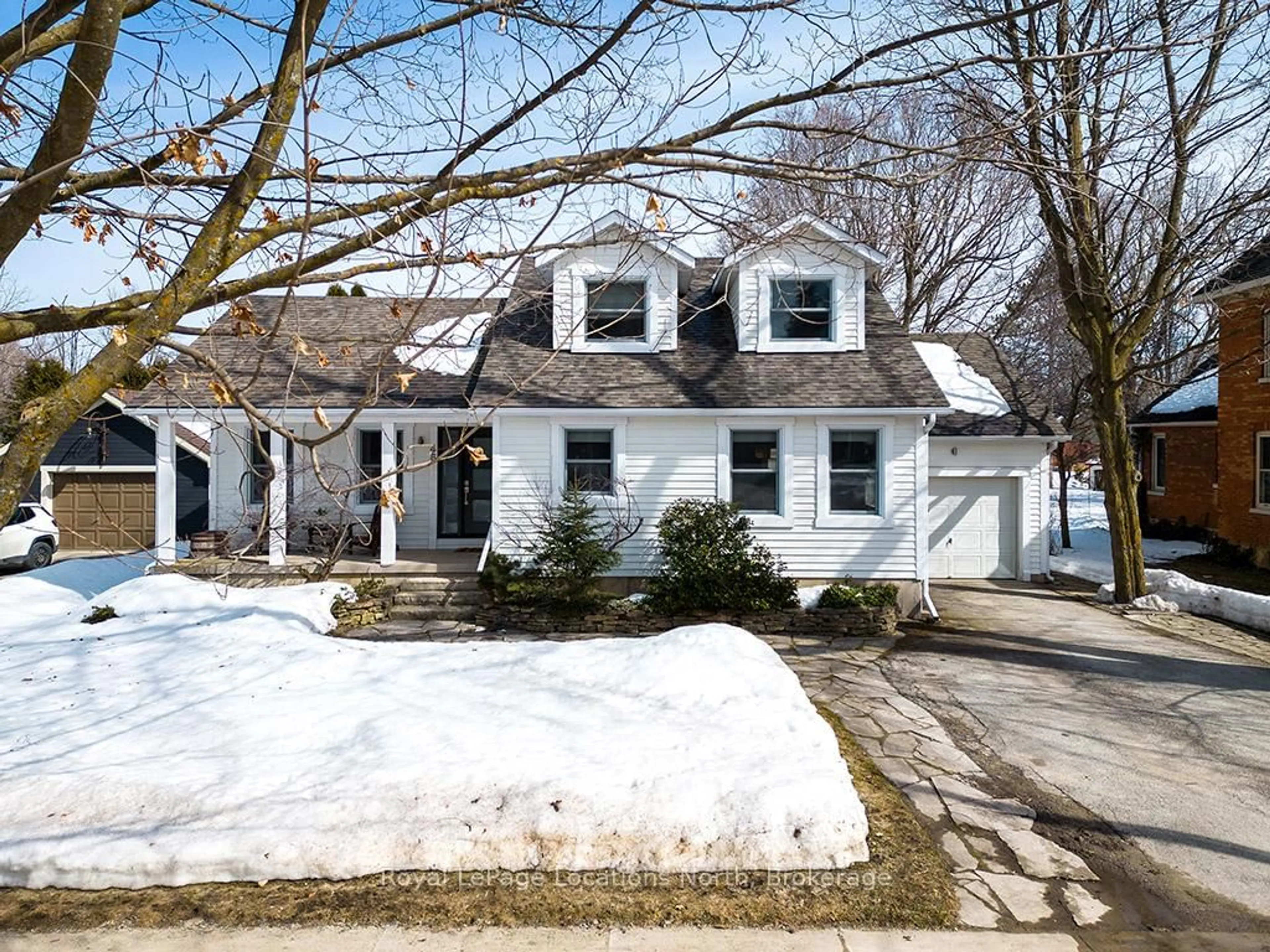 Home with vinyl exterior material, street for 46 Napier St, Blue Mountains Ontario N0H 2P0
