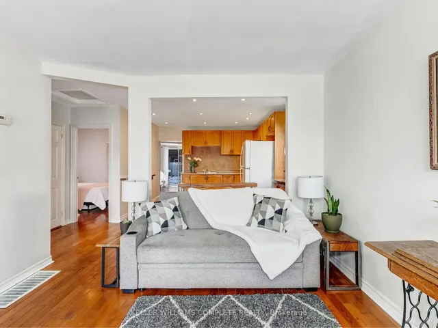 Additional property image - 136 East 45th St