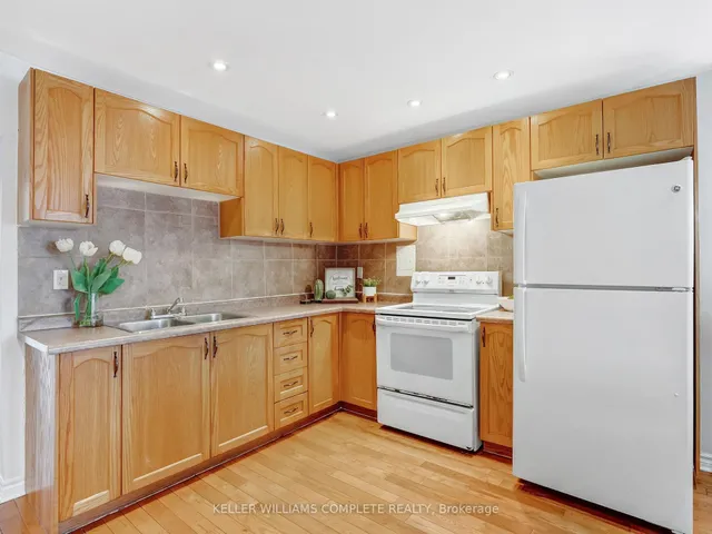 Additional property image - 136 East 45th St