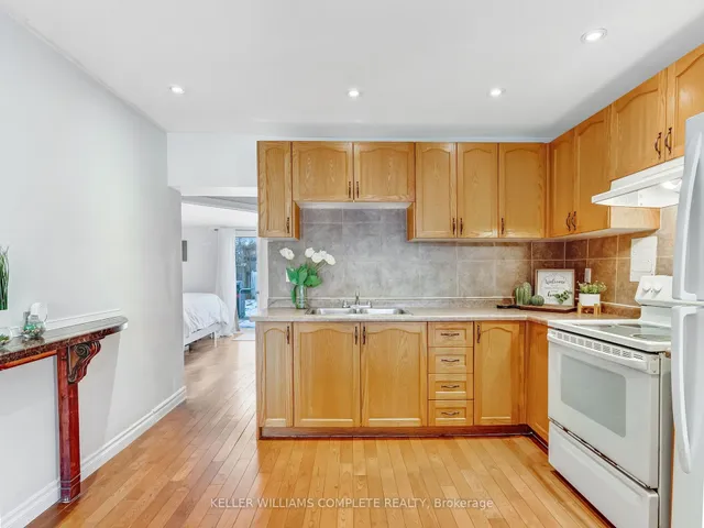 Additional property image - 136 East 45th St