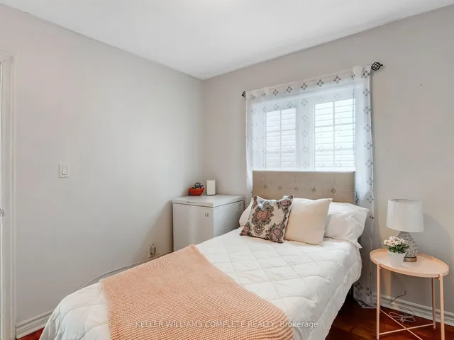 Additional property image - 136 East 45th St