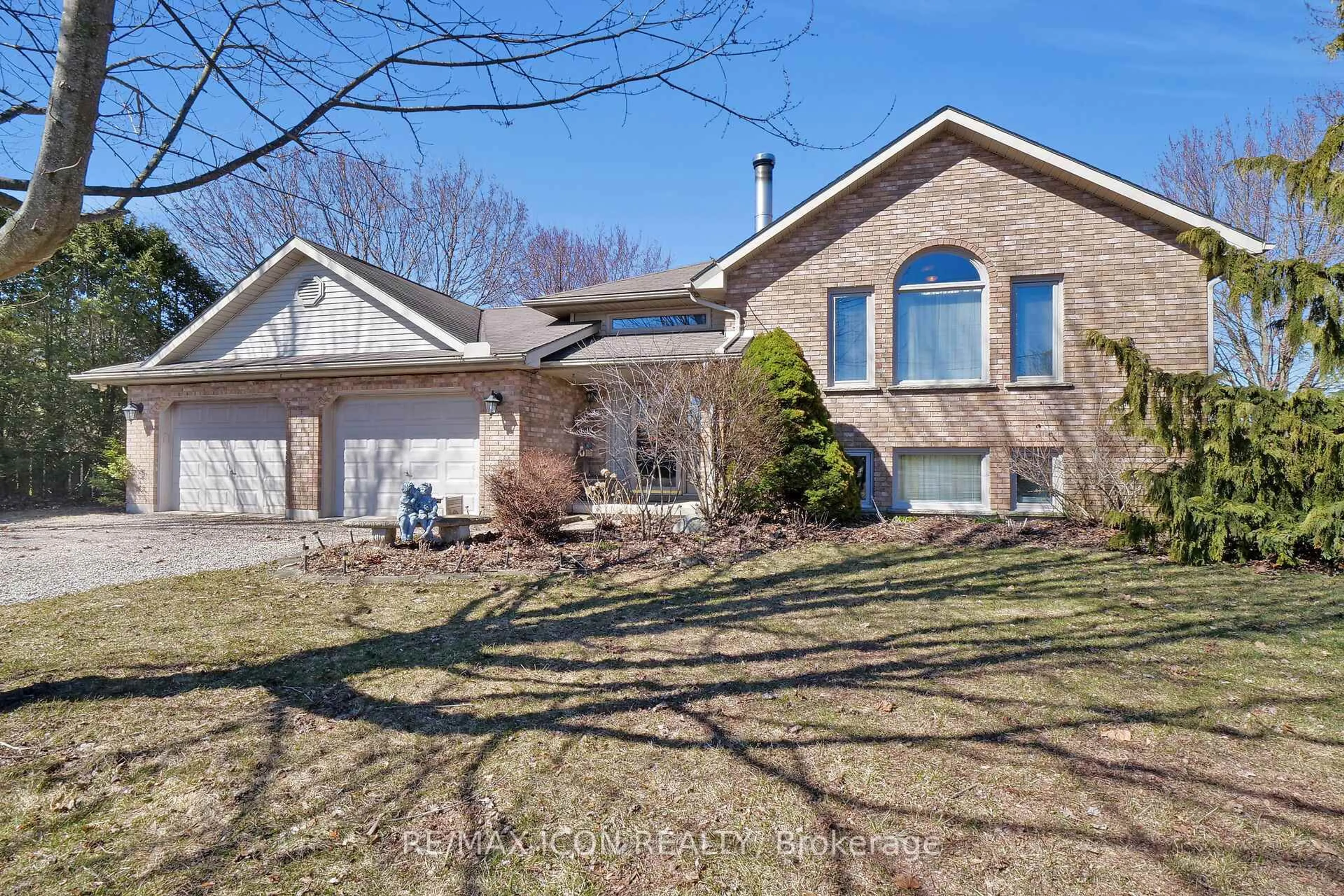 Home with brick exterior material, street for 21 Lunn Lane, Dutton/Dunwich Ontario N0L 2M0