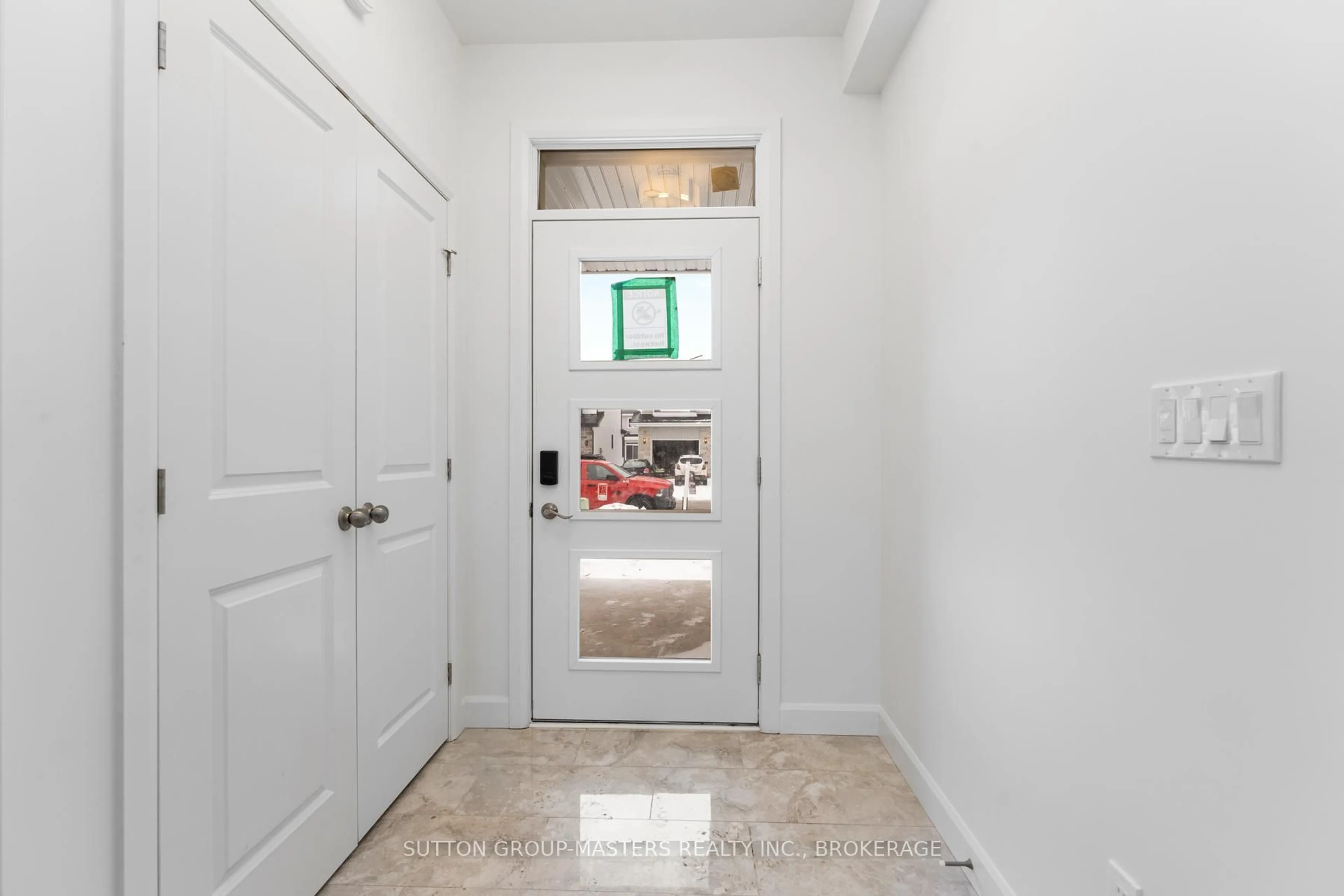 Indoor entryway for 205 Superior Dr, Loyalist Ontario K7N 0E9