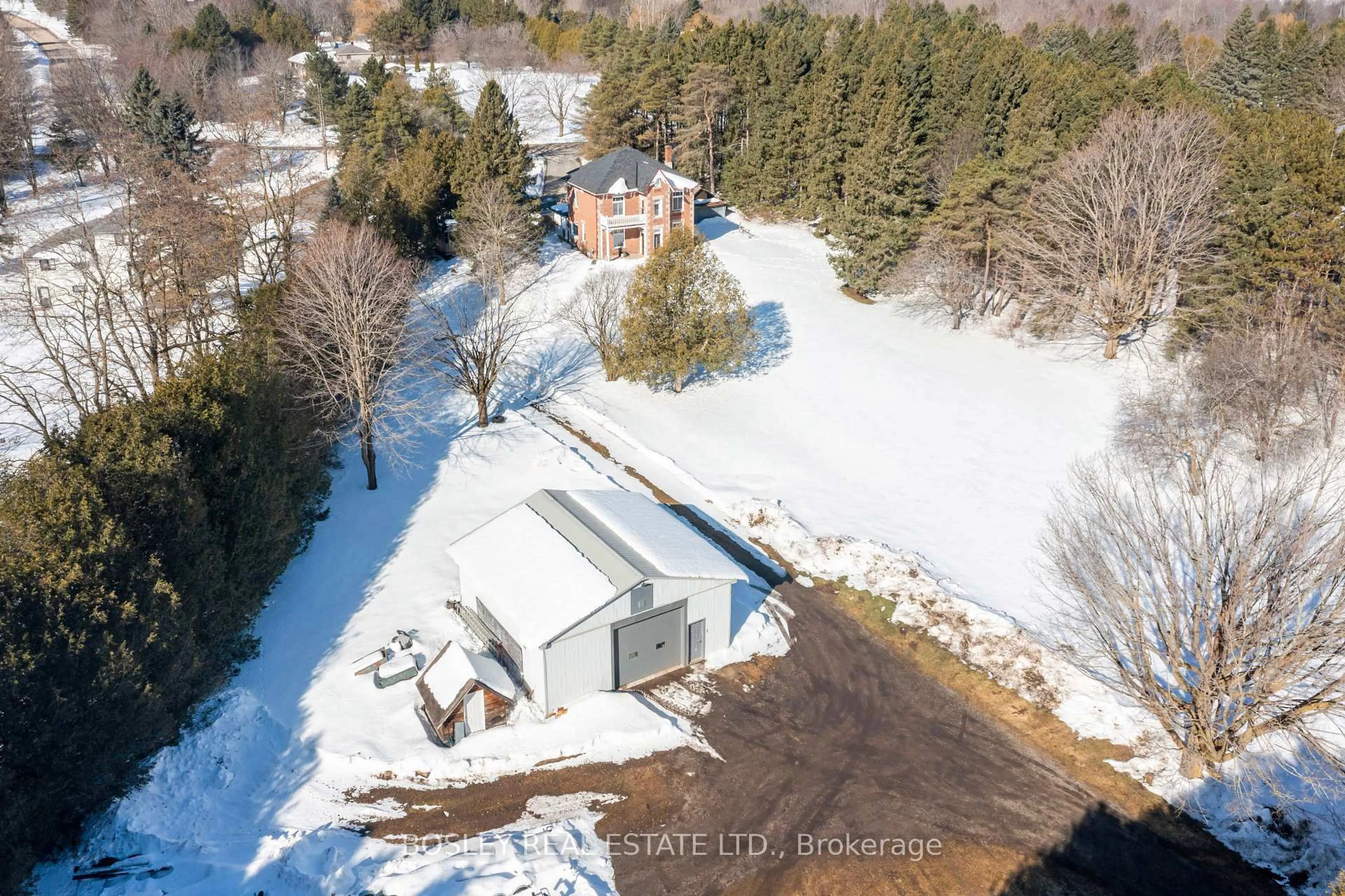 A pic from outside/outdoor area/front of a property/back of a property/a pic from drone, unknown for 34 McKibbon Ave, Amaranth Ontario L9W 2Z1