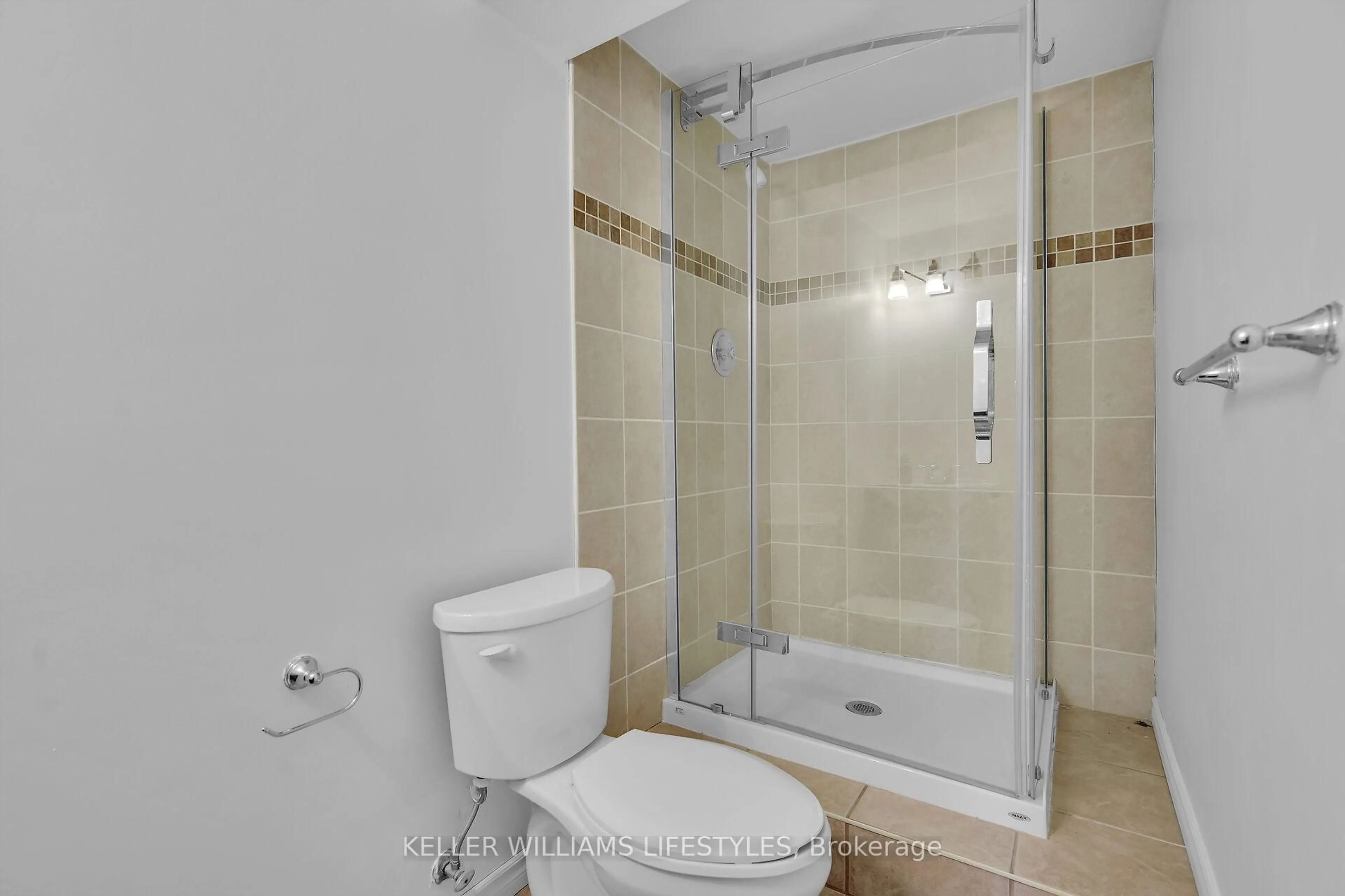 Standard bathroom, ceramic/tile floor for 3 Virginia Cres, London North Ontario N5X 3E4