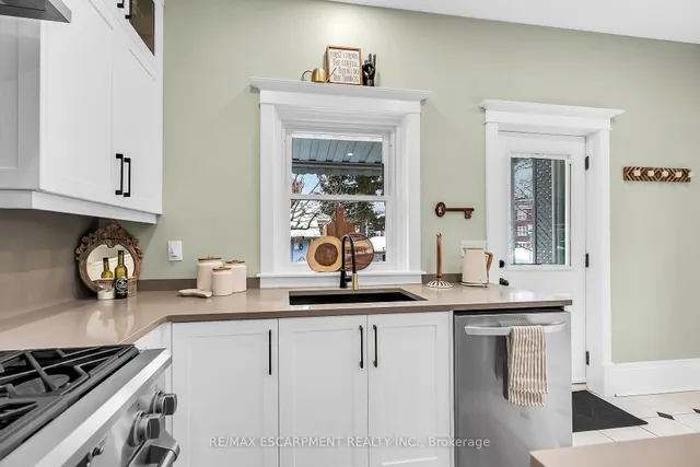 Additional property image - 444 Maple Ave