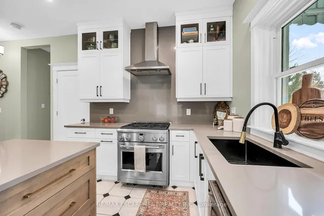 Additional property image - 444 Maple Ave