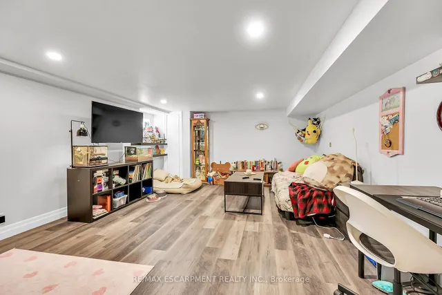 Additional property image - 444 Maple Ave