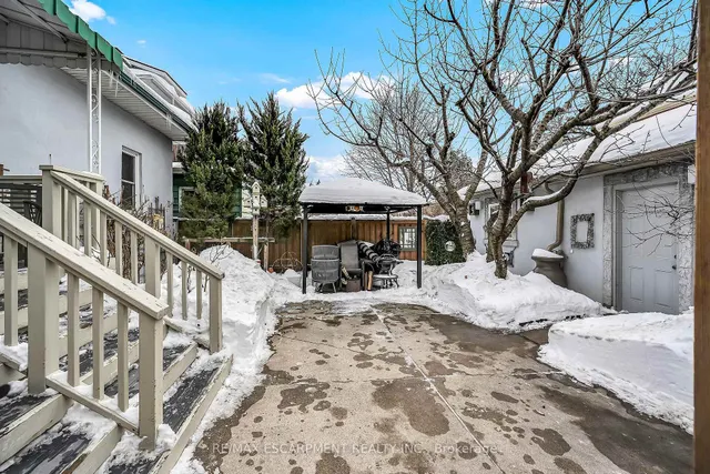 Additional property image - 444 Maple Ave