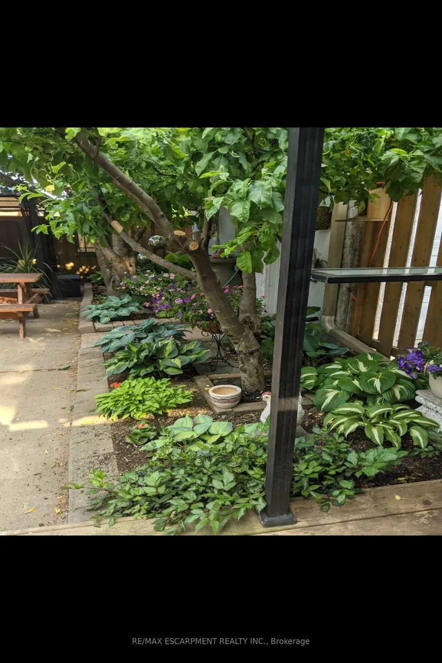 Additional property image - 444 Maple Ave