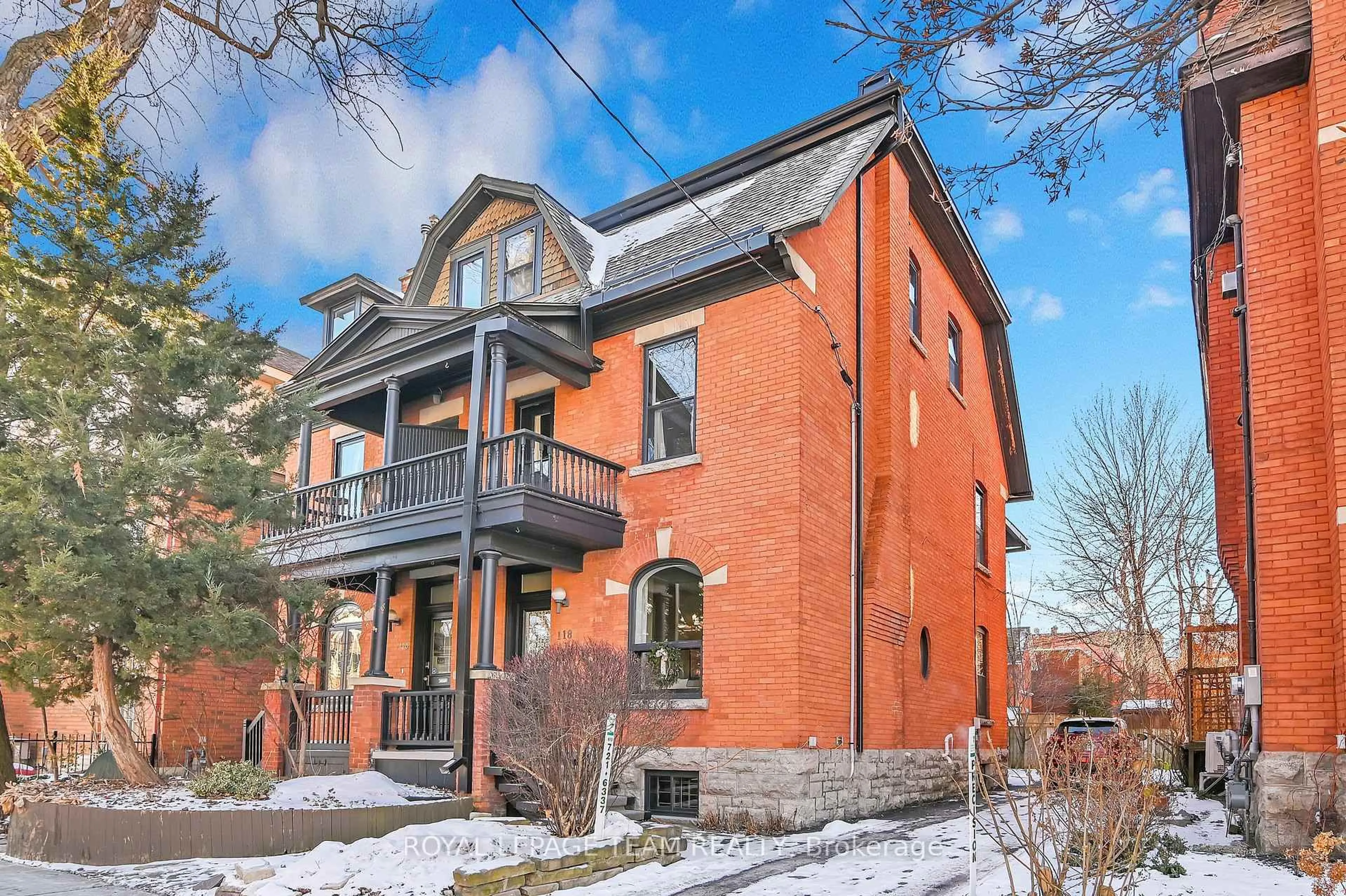 Home with brick exterior material, street for 118 Cartier St, Ottawa Ontario K2P 1K5