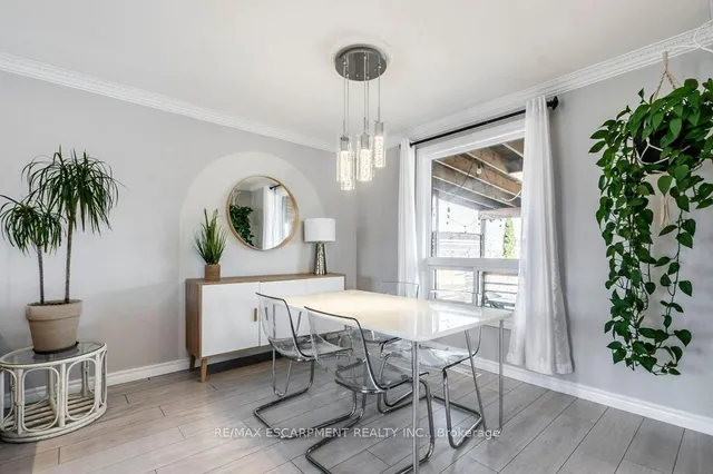 Additional property image - 27 Grayrocks Ave