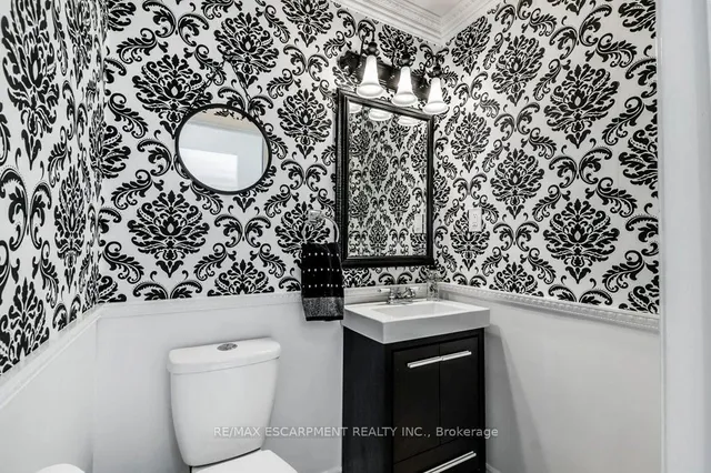 Additional property image - 27 Grayrocks Ave
