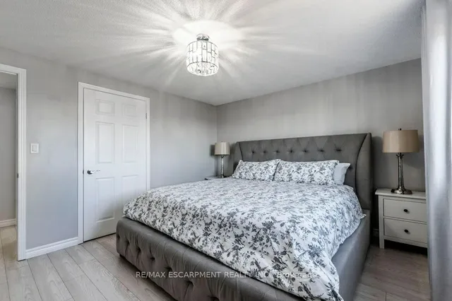 Additional property image - 27 Grayrocks Ave