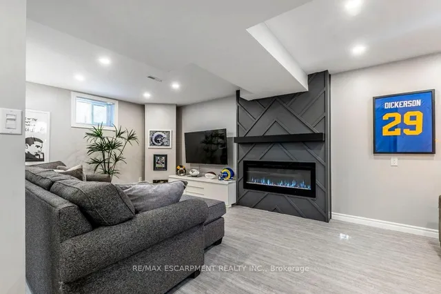 Additional property image - 27 Grayrocks Ave