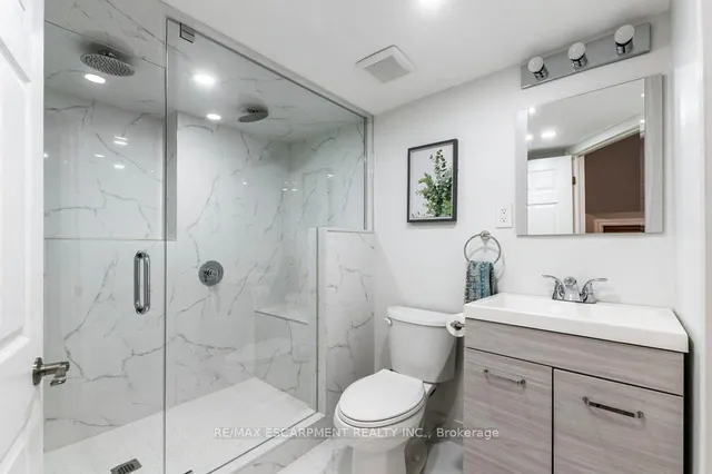 Additional property image - 27 Grayrocks Ave