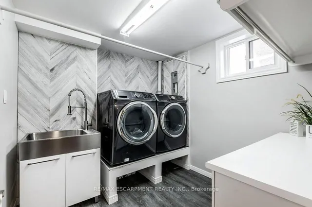 Additional property image - 27 Grayrocks Ave