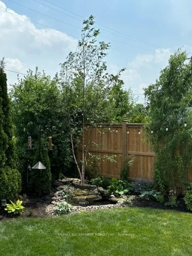 Additional property image - 27 Grayrocks Ave