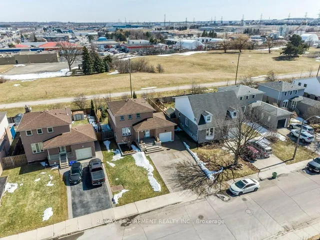 Additional property image - 27 Grayrocks Ave