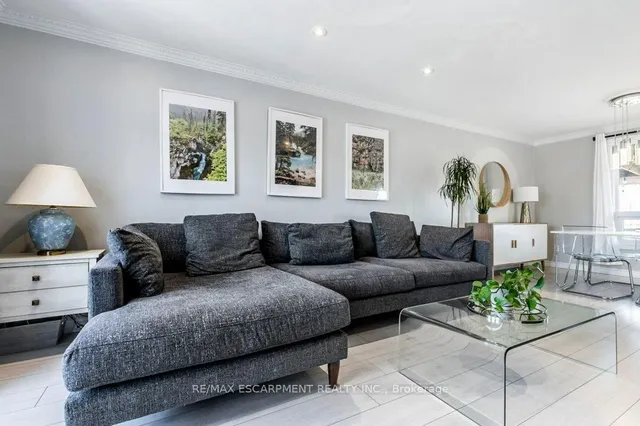 Additional property image - 27 Grayrocks Ave