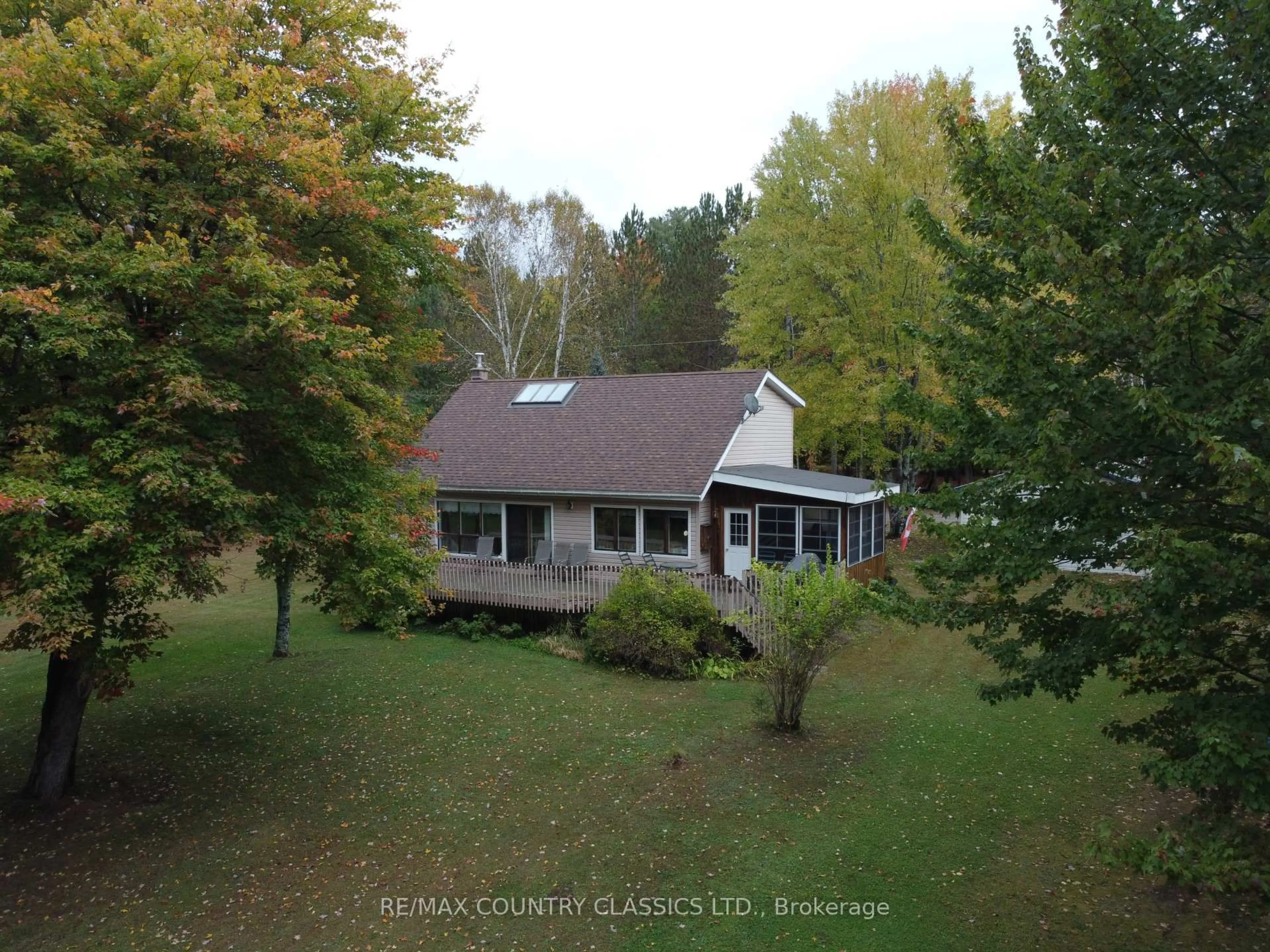 A pic from outside/outdoor area/front of a property/back of a property/a pic from drone, unknown for 36 Crescent Dr, Palmer Rapids Ontario K0J 2E0