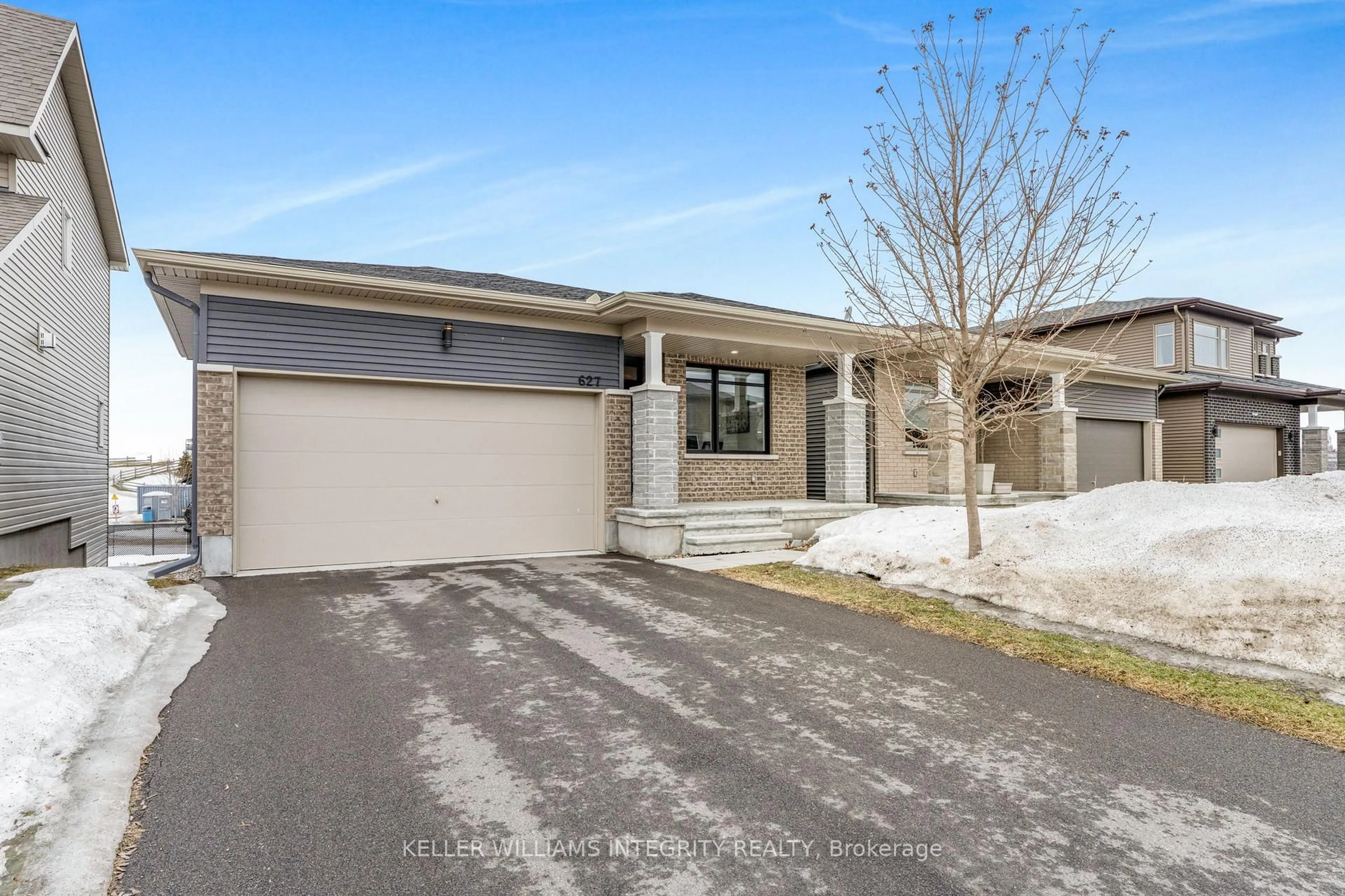 A pic from outside/outdoor area/front of a property/back of a property/a pic from drone, street for 627 Ruby St, Clarence-Rockland Ontario K4K 0H3